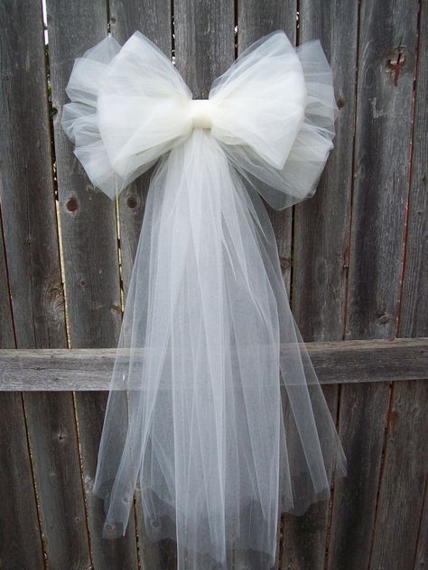 Tulle Pew Bows, Wedding Church Aisle, Church Aisle, Pew Bows Wedding, Pew Decorations, Wedding Pews, Pew Bows, Church Wedding Decorations, Quinceanera Decorations