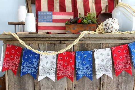 Bandana Banner, Horse Stall Decorations, Fair Decorations, Diy Bandana, Stall Decorations, Bandana Crafts, 4h Ideas, Patriotic Bunting, Camping Classroom