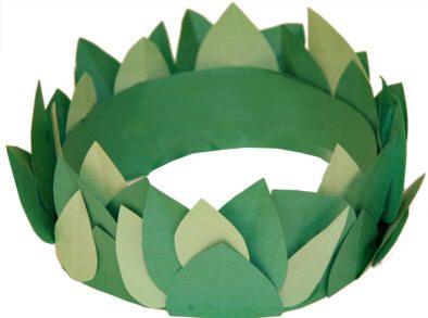 Laurel or Olive Leaf Crown - fun for the kids to make for the winter Olympics in Feb, 2014 Olive Leaf Crown, Greek Crown, Greek Crafts, Olympic Crafts, Olympics Activities, Olympic Theme, Olive Wreath, Summer Camp Crafts, Crown Crafts