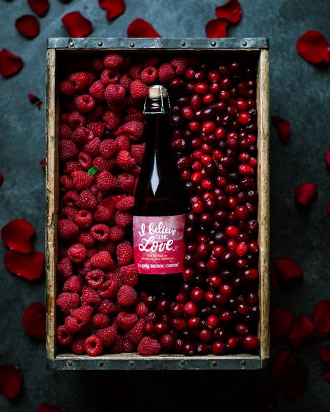 Raspberry Beer, Beer Shot, Fruit Beer, Fruit Splash, Beer Photos, Cranberry Pistachio, Ruby Color, Believe In Love, Fresh Raspberries