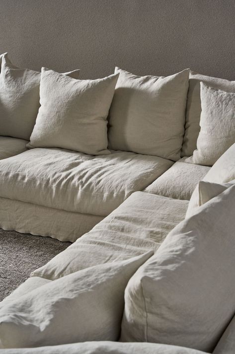 Linen L Shaped Sofa, Very Comfortable Sofa, Cosy Sofa Aesthetic, Comfy L Shaped Sofa, Organic Shape Sofa, Oversized Sectional Sofa Living Rooms, Low Sofa Living Room, Slip Cover Sectional, Calm Decoration