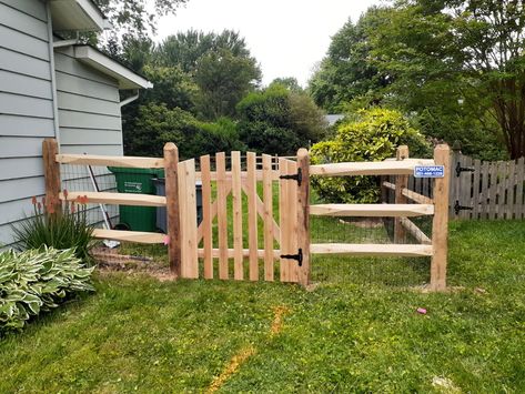 Split Rail Gate, Split Rail Fence Gate, Fence And Gate, Split Rail Fence, Fence Styles, Rail Fence, Backyard Fences, Fence Gate, Garden Gates