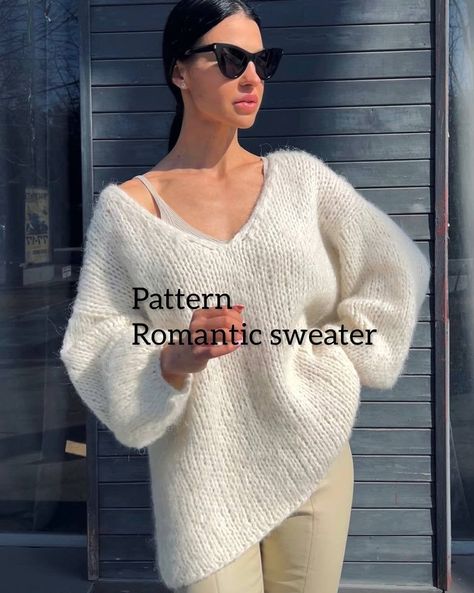 Knitting pattern chunky mohair sweater Mohair jumper pattern Easy knit pullover pattern Oversized sweater pdf Slouchy Sweater Pattern, Knit Pullover Pattern, Chunky Knit Sweater Pattern, Free Knitting Patterns For Women, Pull Mohair, Jumper Pattern, Mohair Jumpers, Winter Knitwear, Chunky Knitting Patterns