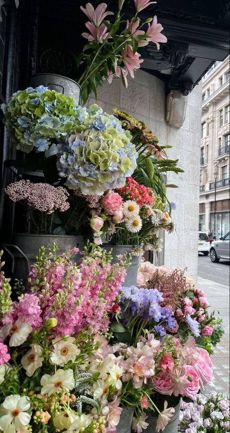 LIGHT ME UP on Tumblr Flower Market Aesthetic, Florist Aesthetic, Florist Garden, London Flowers, Zestaw Ikon, Boquette Flowers, Nothing But Flowers, Flower Therapy, Liberty London