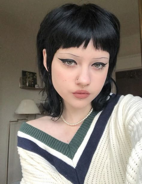 Goth Bob Hair, Wolfcut Micro Bangs, Goth Micro Bangs, Bettie Bangs Short Hair, Alt Bob Haircut, Short Goth Haircuts, Short Goth Hair, Sassy Bob Haircut, Baby Bangs Long Hair