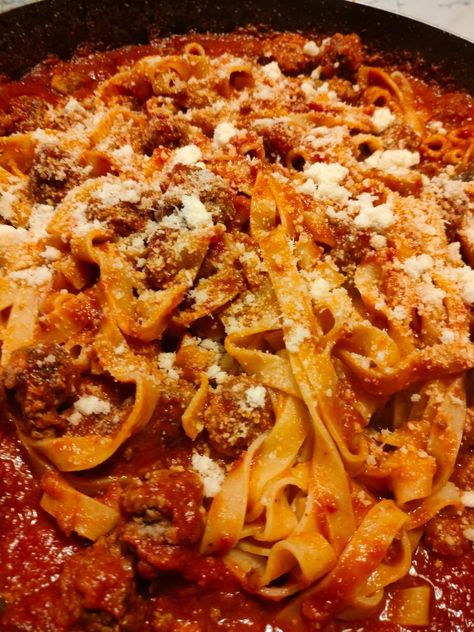 How to make Fettuccine with Bolognese Ragù Ingredients 1 tablespoon olive oil 1 cup finely chopped onion 1 cup finely chopped celery ½ cup finely chopped carrot 5 ounces ground veal 5 ounces ground pork 5 ounces ground round 1 cup dry white wine ½ teaspoon salt ½ teaspoon black pepper ¼ teaspoon ground […] Baked Clams Oreganata, Ground Veal, Sausage Ragu, Carne Guisada, Simple Green Salad, Meat Substitutes, White Bean Soup, Dry White Wine, Cooking Wine