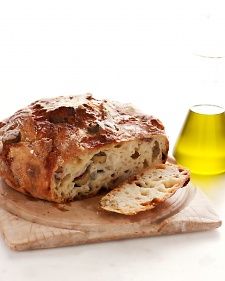 Olive and Cheese Loaf Martha Stewart Olive Cheese Loaf, Martha Stewart Olive Cheese Bread, Martha Stewart Bread Recipes, Gruyere Bread, Olive Loaf, Cheese Loaf, Skillet Bread, Yummy Bread, Dutch Oven Bread