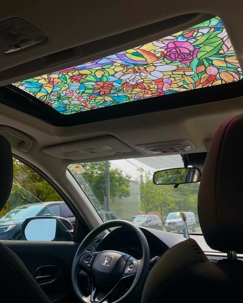 Stained glass sunroof stickers for cars. Sunroof Stickers, Car Glass Stickers, Car Sunroof Decor, Stained Glass Sunroof Car, Car Dashboard Painting Ideas, Stain Glass Stickers, Car Paint Ideas, Car Window Paint, Sunroof Car