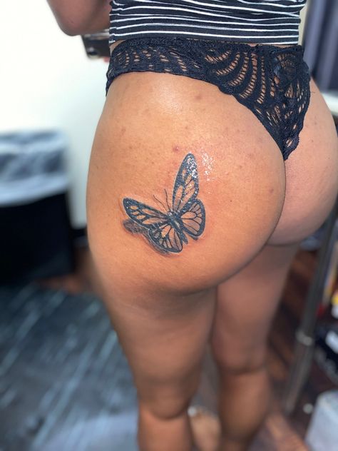 Tattoos On Buttcheek For Women, Cute Body Picture Ideas, Ribs Butterfly Tattoo, Creative Neck Tattoos, Words Sleeve Tattoo, Cool Ig Profile Pics, Butterfly Tattoo On Buttocks, Hip Tattoos Men, Butterfly Buttcheek Tattoo