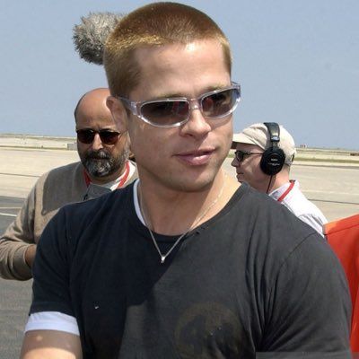 Brad Pitt 00s, Brad Pitt Pfp, Brad Pitt 2000s, Brad Pitt Old, Brad Pitt Buzzcut, Brad Pitt Aesthetic, Brad Pitt 90s, Buzz Cut Boys, Brad Pitt Style