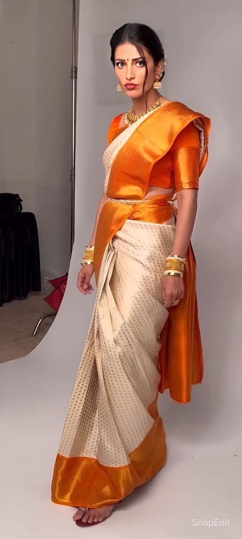 Shruthi Hasan, Shruti Haasan, Tamanna Bhatia, Shruti Hassan, Movie Awards, Saree, Actresses, Stars, Beauty