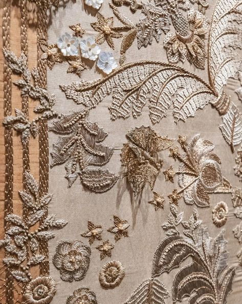 The Shikargah tapestry captures a vast scene of the mythical Garden of Eden. Subtle colours, fantastical flora and glimmering rivulets of silk thread intertwine to form miniature mother-of-pearl flowers and tiny French knots. The result is a poetic and enigmatic piece of wall art for the discerning collector. Embroidery Decoration Wall Art, Hand Embroidery Inspiration, Mythical Garden, French Art Prints, Asian Embroidery, Murmuration Art, Sabyasachi Sarees, Indian Motifs, Embroidered Wall Art