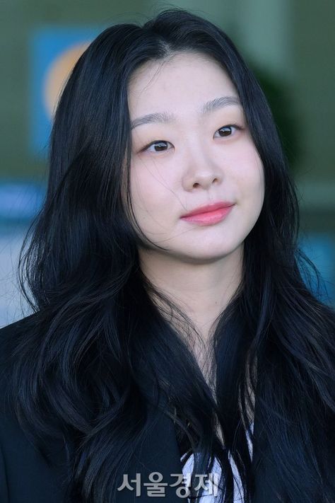 Kim Dami, Korean Actresses, Beautiful Ladies, Drama Series, Korean Actress, Airport Style, Beauty Queens, Look Alike, Aesthetic Girl