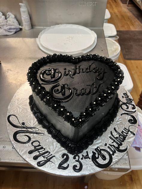 Capricorn Birthday Cake, Aquarius Birthday Cake, Black Heart Cake, Heart Shaped Birthday Cake, Bday Outfits, Dream Birthday, 17 Birthday, Aquarius Birthday, Galaxy Cake