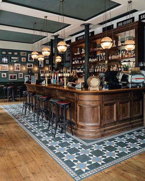 Pub Flooring Ideas, Irish Pub Interior Furniture, Old Fashioned Bar Design, Old Fashion Bar Design, British Bar Design, Pub Interior Ideas Rustic Industrial, Pub Furniture Ideas, Country Club Bar Design, Vintage Bar Design Interiors