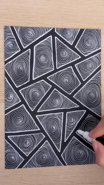 Black And White Sketchbook Ideas, Black Marker Art Simple, White Posca Pen Art, White On Black Doodles, Black And White Art Projects, Marker Art Black And White, White Pen On Black Paper Drawing Simple, Black And White Pen Art, Gelly Roll Pens Ideas