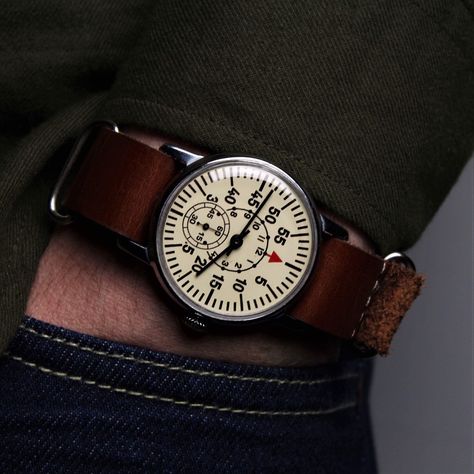 Cholthing Style, Royal Mansion, Levi Jean Jacket, Compass Watch, Antique Watch, Aviator Watch, Vintage Watches For Men, Antique Watches, Watch Vintage