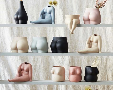 Body part decor. There, I said it. It sounds rather macabre but it’s a trend that’s been percolating for a while now and seems to have reached a crescendo of… The post Unexpected homewares trend: Style your home with body part decor! appeared first on The Interiors Addict. Body Pottery, Body Ceramics, Body Decor, Sculpture Art Clay, Clay Diy Projects, Clay Crafts Air Dry, Keramik Design, Pottery Crafts, Diy Pottery