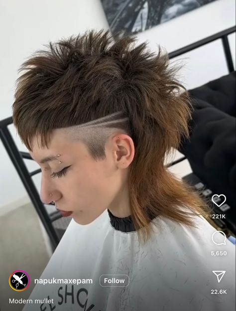 Mullet Shaved Pixie, Shaved Hair Designs, Shaggy Short Hair, Mullet Haircut, Editorial Hair, Hair Therapy, Punk Hair, Very Short Hair, Hair Trend