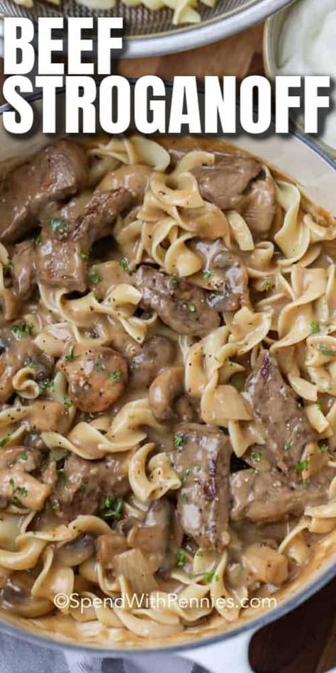 Beef And Mushrooms, Homemade Beef Stroganoff, Easy Beef Stroganoff, Best Beef Stroganoff, Bread For Dipping, Beef Stroganoff Crockpot, Resepi Biskut, Beef Stroganoff Easy, Stroganoff Recipe