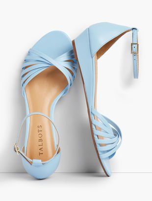 Low Heel Dress Shoes, Low Wedge Sandals, Pretty Sandals, Nice Sandals, Low Heel Wedges, Fashion Slippers, Strap Wedge, Fancy Shoes, Girly Shoes