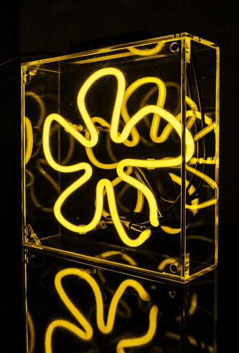 Neon Flower (Yellow) - Kemp London - Bespoke neon signs, prop hire, large format printing Event Neon Sign, Led Light Box Sign, Yellow Neon Sign, Neon Light Art, Light Box Sign, Logo Flower, Led Art, Neon Flowers, Neon Lamp