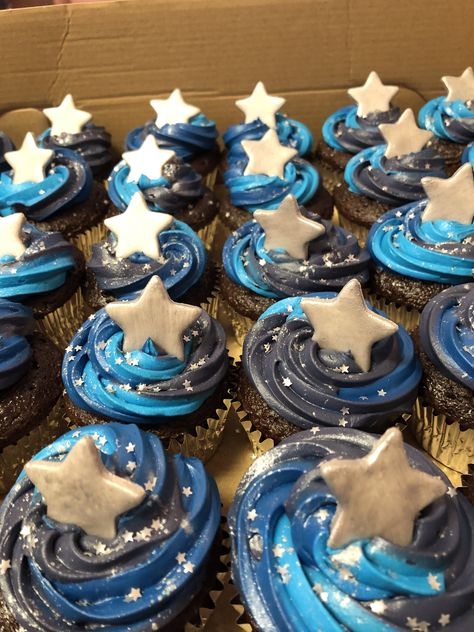 Birthday Party Stars Theme, Under The Stars Cupcakes, Shoot For The Stars Party Theme, Night Sky Cupcakes, Star Themed Snacks, Moon And Stars Graduation Party, Star Theme Sweet 16, Black And Blue Cupcakes, Star Party Aesthetic