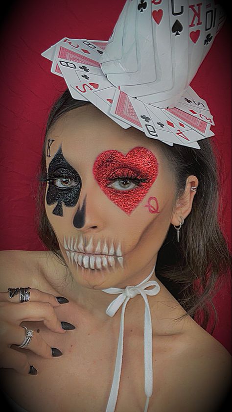 Queen Of Heart Makeup Ideas, Prom Queen Makeup Halloween, Queen Of Hearts Mask, Scary Queen Of Hearts Makeup, King And Queen Of Hearts Costume Couple, Queen Of Hearts Face Paint, Scary Queen Of Hearts Costume, Queen Of Hearts Couple Costume, Queen Of Hearts Makeup Halloween