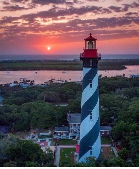 Lighthouse at St. Augustine, FL Saint Augustine Florida Photography, St Augustine Florida Lighthouse, Night Of Lights St Augustine, Saint Augustine Painting, St Augustine Lighthouse, Frankfort Lighthouse, Florida Lighthouses, Florida Images, St Augustine Florida