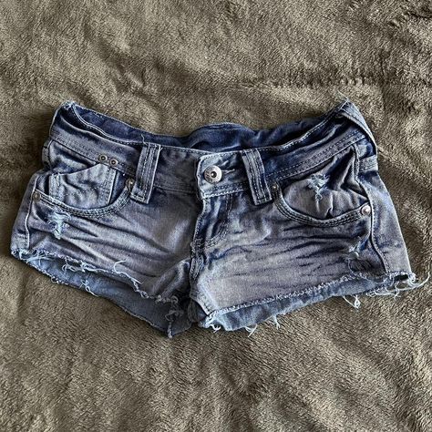 Cybery2k micro shorts. Distressed denim. Y2K 2000s... - Depop Micro Jean Shorts, Micro Shorts Outfit, Lana Concert, Grunge Japanese, 2000s Shorts, Mini Jean Shorts, Wattpad Outfits, Mermaid Character, 2000s Fashion Inspiration