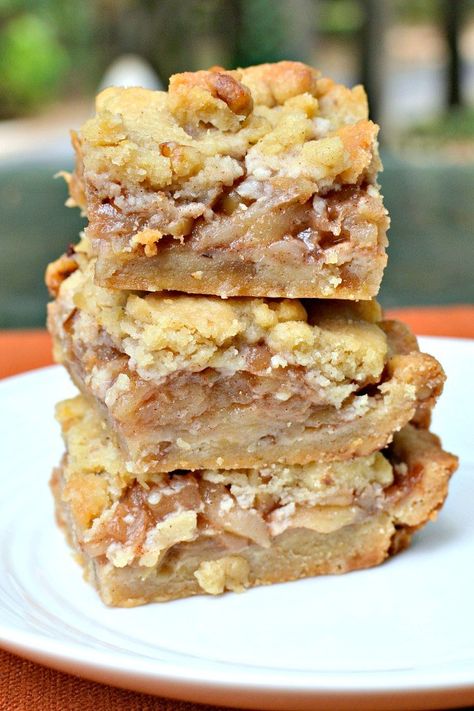 Apple Pie Bars Easy, Apple Pie Bars, Apple Dessert Recipes, Pie Bars, Pie Bar, Cookie Bar Recipes, Apple Pie Recipes, Köstliche Desserts, Apple Desserts