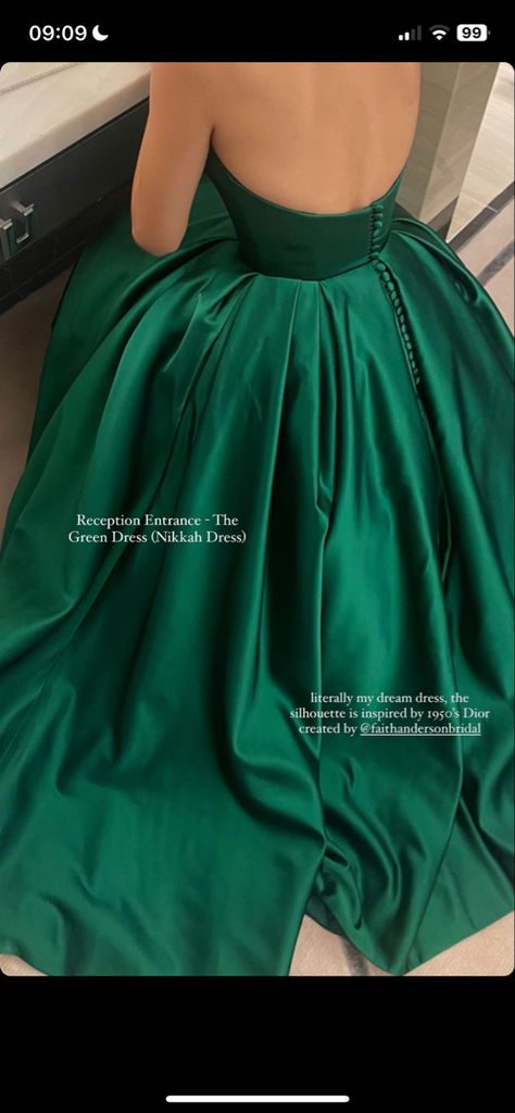 Forest Green Dress Prom, Forest Green Dresses, Met Gala Dresses, School Dance Dresses, Nikkah Dress, Black Dresses Classy, Luxe Clothing, Fancy Dresses Long, Elegant Dresses Classy