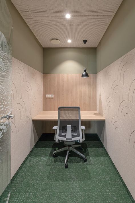 Focus Room Design, Phone Room Design, Quiet Room Office, Office Quiet Room, Office Phone Room, Room Office Design, Felt Wall Panels, Small Meeting Room, Small Office Design Interior