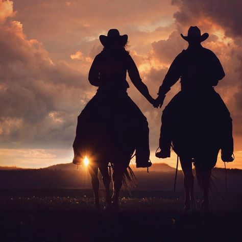 "Let's ride into the sunset together stirrup to stirrup, side by side. When the day is through, I'll be here with you. Into the sunset we… Country Couple Pictures, Foto Cowgirl, Country Relationships, Cute Country Couples, Photos Bff, Western Photography, Country Couples, Wilde Westen, Western Life