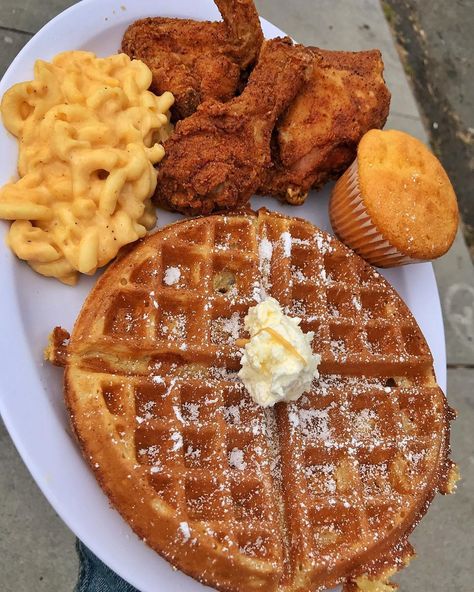 Chicken Waffles, Amazing Chicken, Daly City, Soul Food Dinner, Junk Food Snacks, La Food, Delicacy Food, Food Babe, Food Therapy