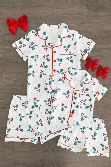 Mom & Me - White Holly Pajamas | Sparkle In Pink Pajama Set For Kids, Family Chritmas Pjs, Best Christmas Pajamas Families, Coordinating Christmas Pajamas, Christmas Family Matching Pajamas, Christmas Clothes Ideas For Women, Cute Christmas Stuff, Cute Christmas Things, Gingerbread Pajamas