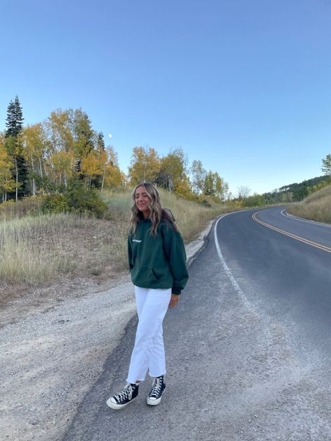 #falloutfit #falloutfitsforwomen #aesthetic #mountains Church Camp Outfits Winter, Utah Aesthetic Outfits, Utah Fits, Mountain Outfits, Normcore Outfits, Utah Girl, Aesthetic Mountains, Basic Girl Outfit