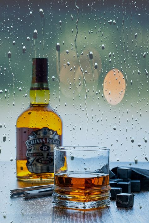 Rain Product Photography, Shoot Video, Liquor Glass, Whiskey Set, Whiskey Stones, Drink Photography, Whiskey Decanter, Video Ideas, Rain Photography