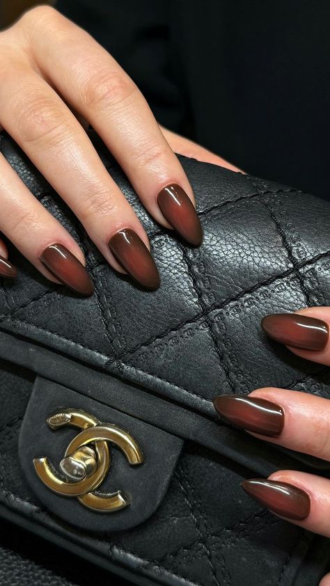 7 Autumn 2024 Nail Trends That Will Dominate, According to Experts | Who What Wear UK Nail Trends 2024 Autumn, Nail For Autumn, Autumn 2024 Nail Trends, Nail Trends Autumn 2024, Atum Nails 2024, 2024 Trending Nails, Autumn Aura Nails, Autumn Nails 2024 Trends, Aura Nails Fall