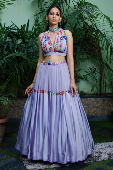 Lavender Chaniya Choli, Lehenga Designs For Bride, Best Lehenga Designs, Best Lehenga, Indian Wedding Guest Dress, Lengha Blouse Designs, Choli Design, Maharani Designer Boutique, Diwali Dresses