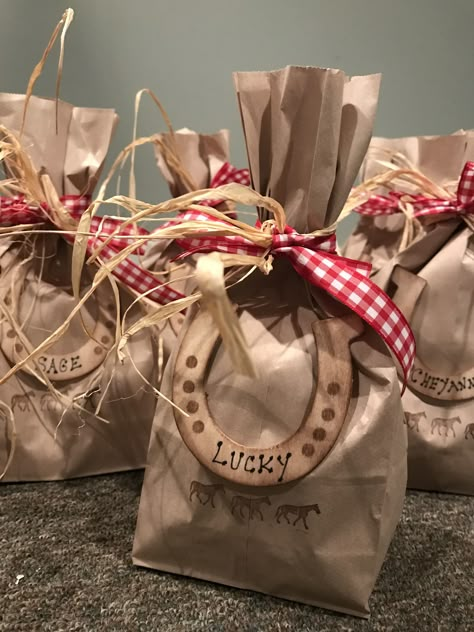 Cowboy Goodie Bags, Western Candy Bags, Western Decor Ideas For Party, Horse Theme Party Favors, Horses Party Decorations, Country Birthday Party Decorations, Western Horse Birthday Party, Cowboy Birthday Party Favors, Horse Themed Party Decorations