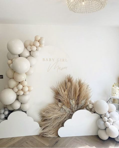 Neutral Ballon Arrangement, Gender Reveal Different Colors, Boho Neutral Gender Reveal, Gender Reveal Balloon Backdrop, All White Gender Reveal Party Ideas, Cloud Theme Backdrop, Baby Shower Nutrual, Baby Shower Inspo Gender Neutral, Neutral Color Baby Shower Decor