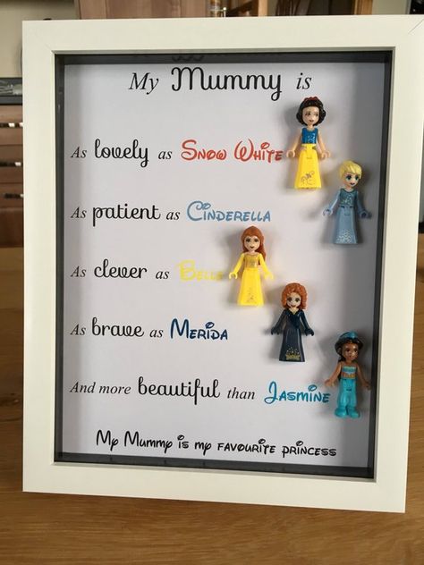 Princess Lego, Princes Disney, Princess Frame, Lego Disney Princess, Anniversaire Diy, Birthday Presents For Mom, Diy Cadeau, Diy Gifts For Mom, Presents For Mum