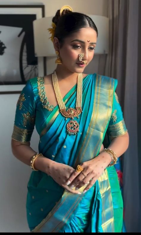 Pastel Sarees For Engagement, Blue Nauvari Saree Brides, Marathi Sadi Look Simple, Marathi Dress, Maharashtrian Jewellery Traditional, Nauvari Saree Brides, Marathi Wedding Look, Nauvari Saree Look, Marathi Outfit