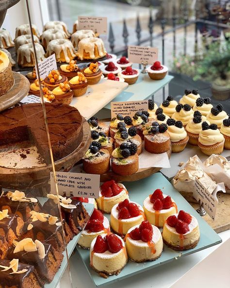 Yotam Ottolenghi on Instagram: “Caught all these in our N Hill window yesterday. Takes lots of willpower to resist.. Good morning everyone. 🧁 🧁 🧁” Yotam Ottolenghi, Pastry Display, Bakery Shop Design, Brownies Cookies, Bakery Display, Delicious Cakes, Dessert Shop, Indulgent Desserts, Bakery Shop