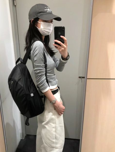 White Pants, Sock Outfits, Pants Style, 가을 패션, I Love Girls, Casual Style Outfits, Korean Outfits, Fashion Books, Lookbook Outfits