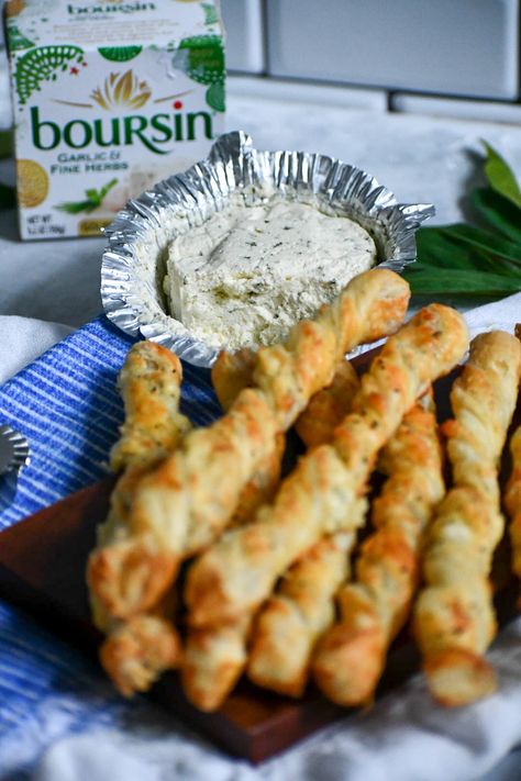 Parmesan Herb Cheese Twist – The Table Of Spice Bread Twists, Cheese Twists, Creamed Cucumbers, Best Chips, Boursin Cheese, Cheese Straws, Herb Cheese, Party Starters, Savory Bread