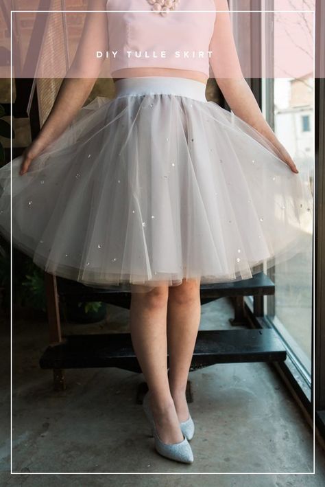 Invest in some DIY fashion that is fun and versatile! Ruffled demonstrates how to make your very own tulle skirt with rhinestones. Perfect for bridesmaids gifts and brunch with the ladies. Easy Tulle Skirt, Homemade Tulle Skirt, Diy High Low Tulle Skirt, Layered Tulle Skirt Pattern, Ballerina Skirt Diy, Tulle Tutu Skirt Kids, Tulle Skirt Diy, Tutu Skirt Diy, Tulle Skirt Pattern