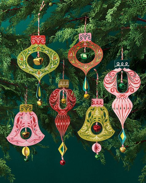 Handmade Christmas Decorations Paper Homemade Ornaments, Christmas Ornaments Traditional, Natal, Vintage Paper Christmas Decorations, 70s Christmas Ornaments, Handmade Paper Ornaments, Vintage Handmade Ornaments, Handmade Tree Decorations, Vintage Paper Ornaments