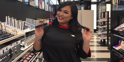 To narrow down Sephora's must-have products, INSIDER asked the employees of its store on NYC's 34th Street for the single item they can't stop wearing. Sephora Worker, Sephora Employee, Makeup Tools Products, Nail Art Christmas, Bad Makeup, Makeup Sephora, Cheap Beauty Products, Makeup Mistakes, Makeup Services